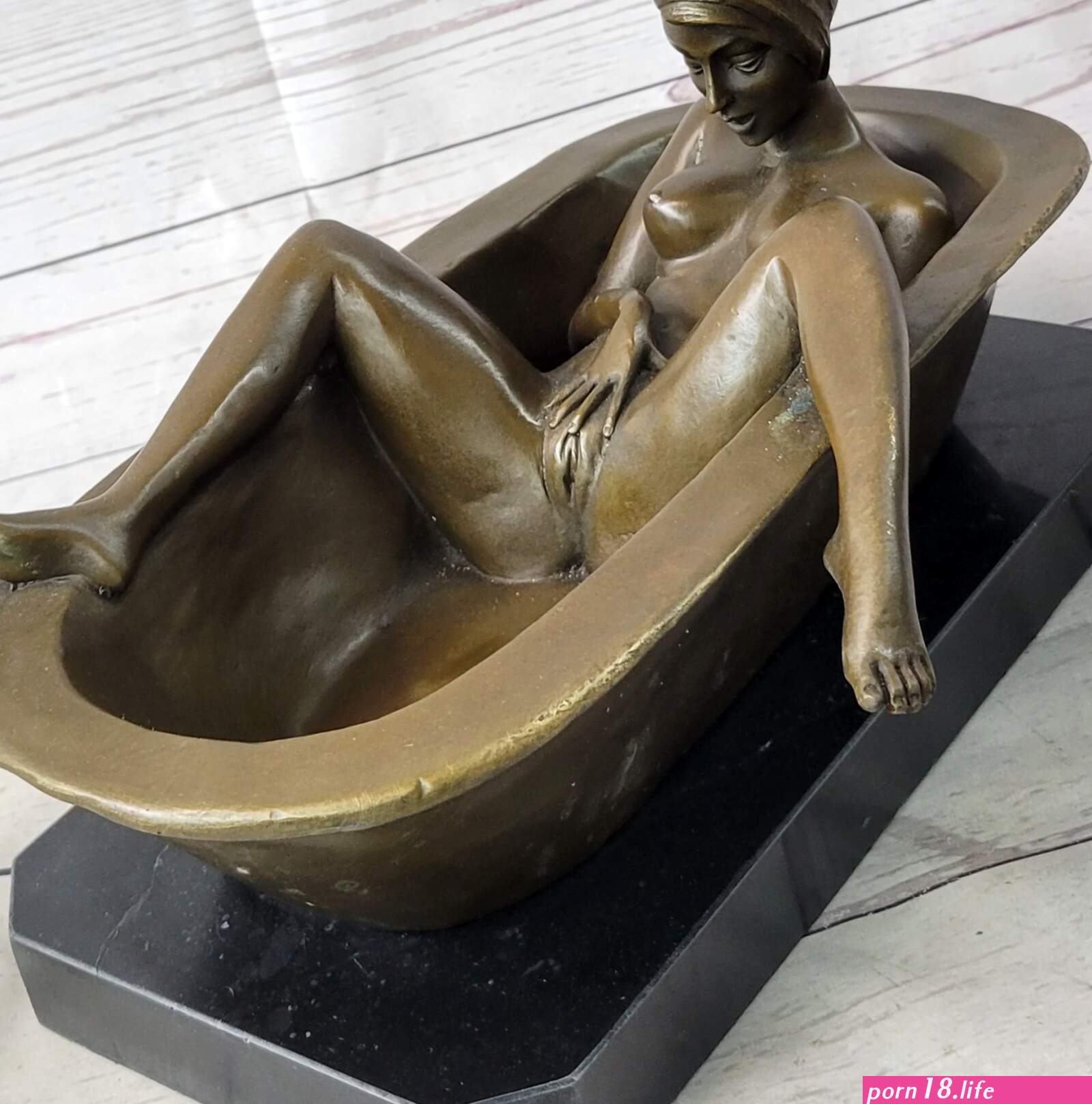 Bathtub masturbate