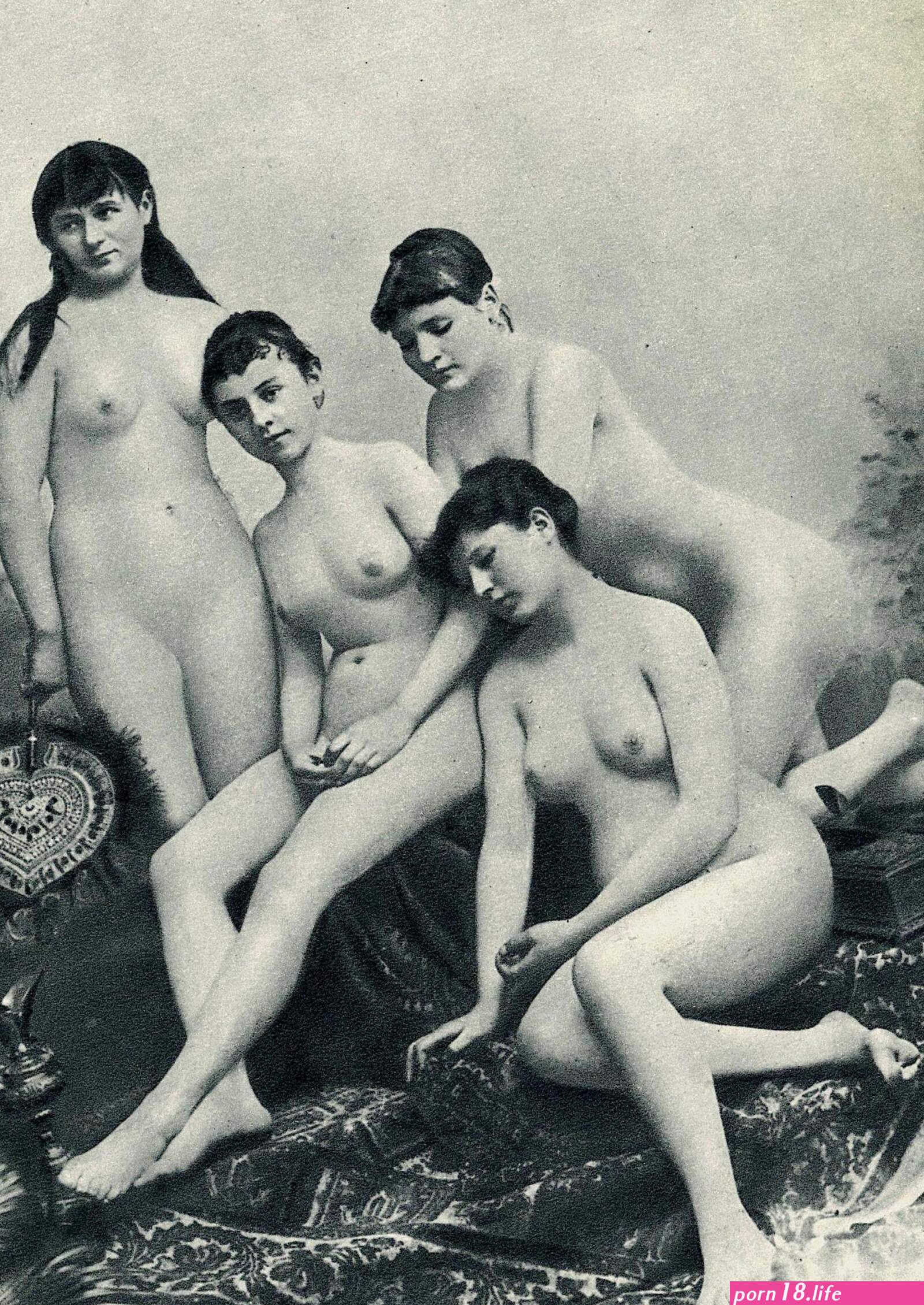 Nu sexy trentenaire